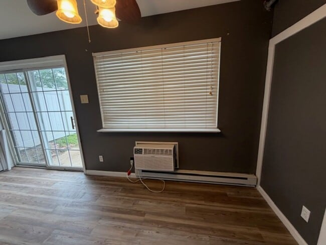 Photo - Spacious 3Bedroom / 1.5 Bath Available in Hazelwood