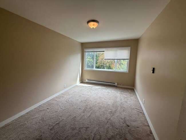 3967 Fremont Ave N Unit 3