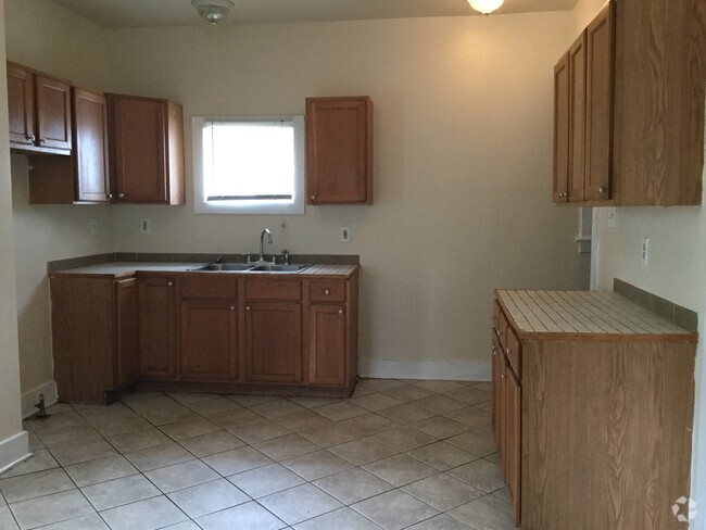 Building Photo - 3 bedroom Single Family ( Harambee ) Rental