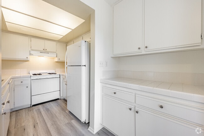 2BR, 2BA - 1,000SF - Kitchen Storage - Lido Apartments - 11919 Culver Blvd