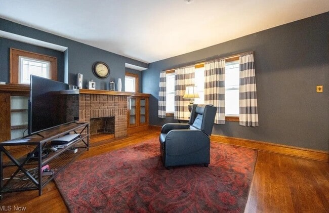 Photo - 2100 Wascana Ave