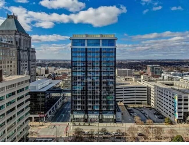 Photo - 201 N Elm St