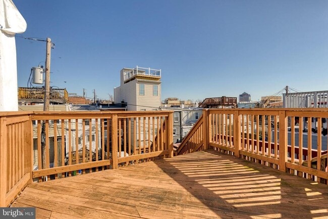 Photo - 815 S Linwood Ave Townhome