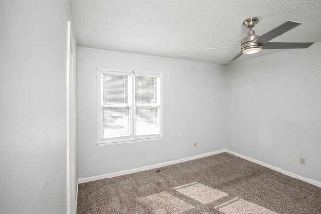 Photo - 148 Pear Tree Cir