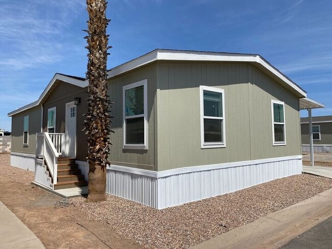 Photo - 2060 N Center St