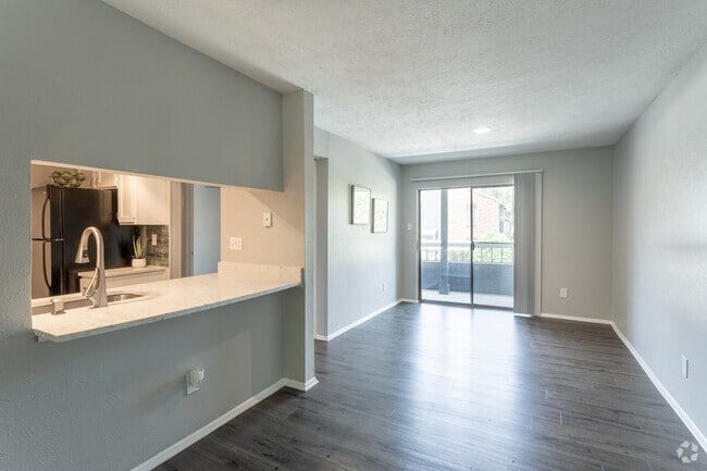 2HAB, 2BA 1092 ft²