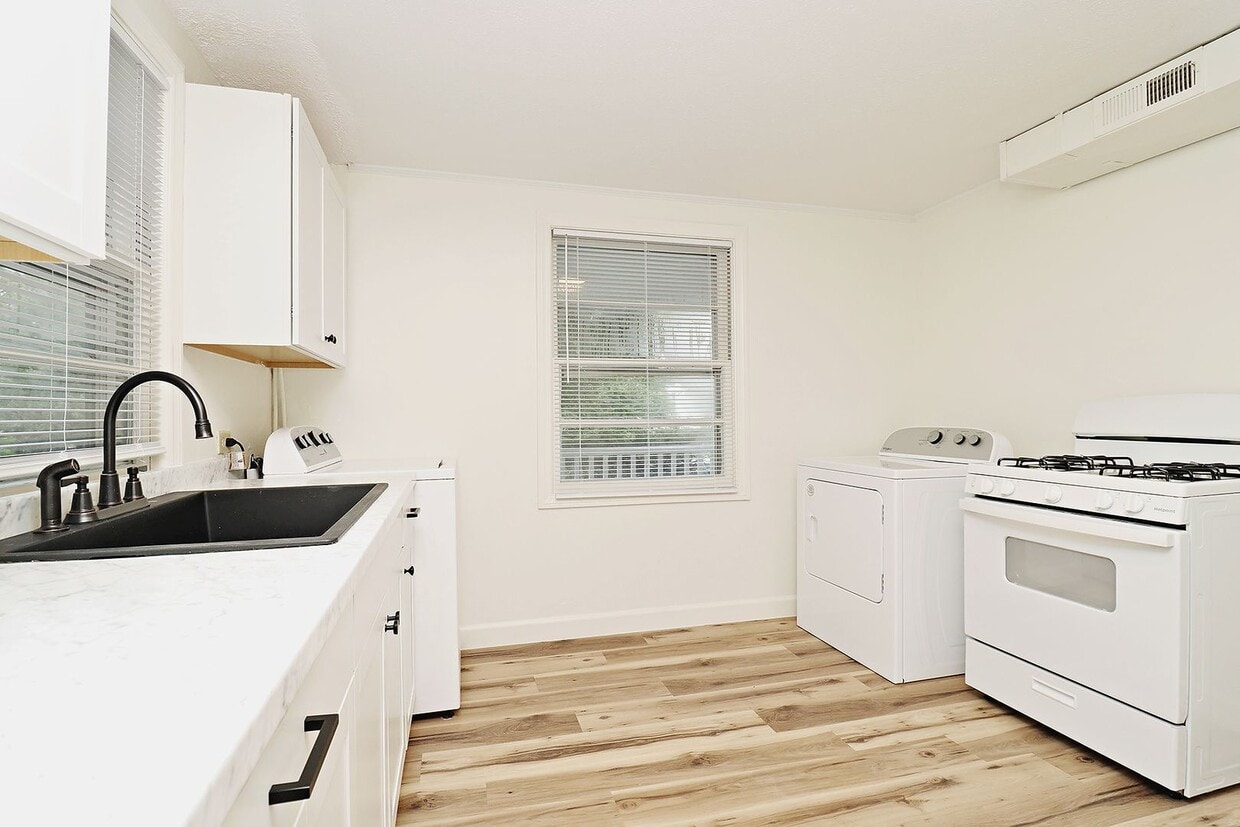 Updated Main-Level Belmont Apartment - Updated Main-Level Belmont Apartment