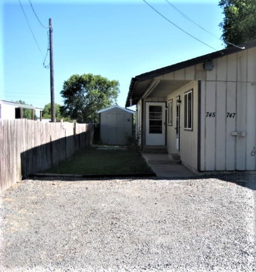 Photo - Ash St. Duplex Unidad 745 Ash