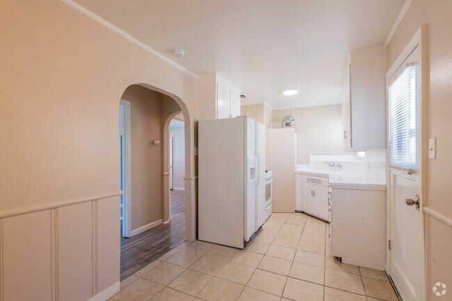 Photo - 3620 Bickerstaff Rd Apartments