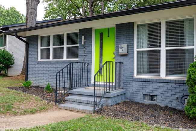 Building Photo - 3104 Erskine Dr Unit Erskine