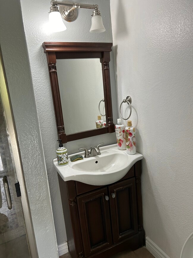 Photo - 521 Island Breeze Ln Unidad 1 bedroom apartment with