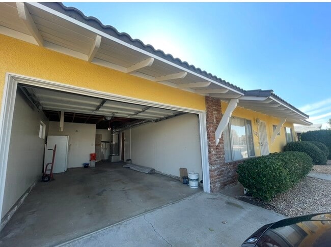 Photo - 1121 W Mayberry Ave