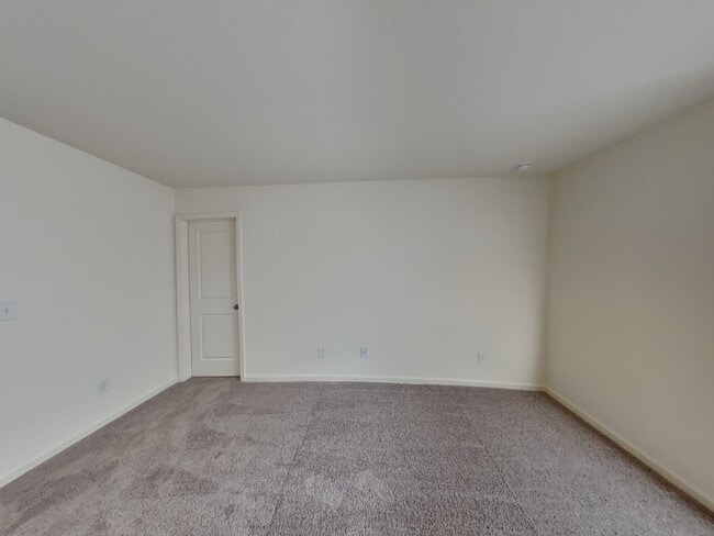 Photo - 126 Saginaw Ct