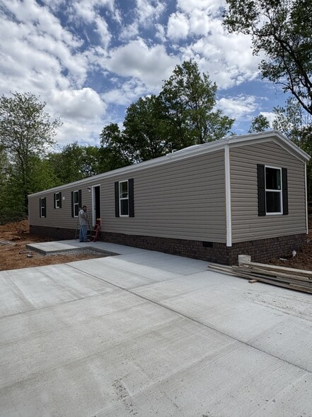 507 Mercedes St
