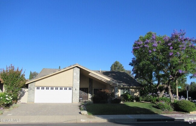 Building Photo - 3294 W Sierra Dr Rental