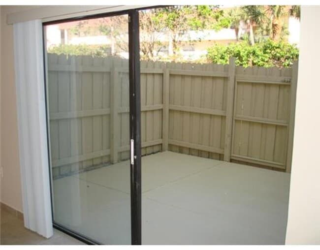 Photo - 221 Palm Cir E