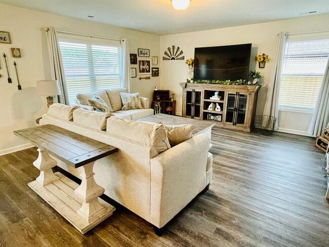 Photo - 115 Edgestone Dr.
