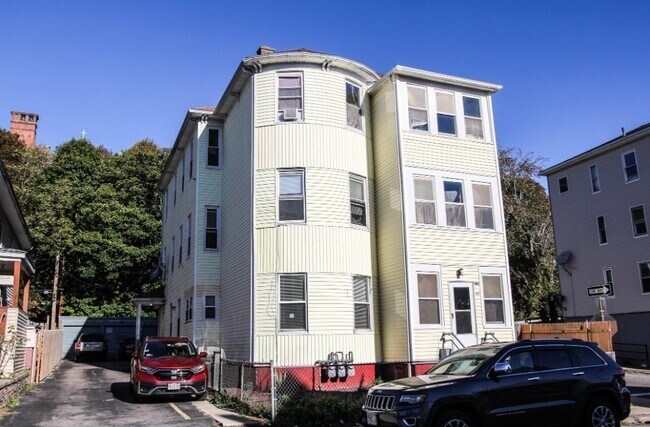 Photo - 180 Canterbury St Unit 2