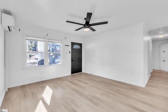 Photo - 409 Yardley Ct