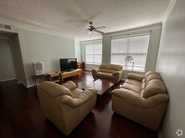 Building Photo - 10435 Mid Town Pkwy Rental
