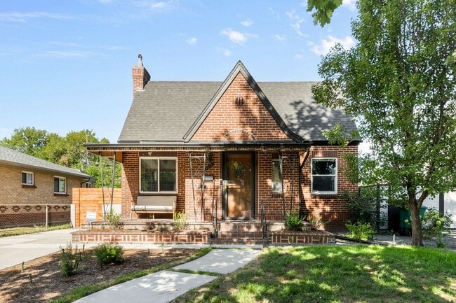 Building Photo - 3719 Wyandot St