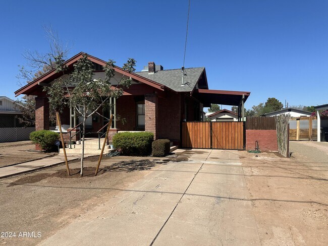 Photo - 1426 E Sheridan St