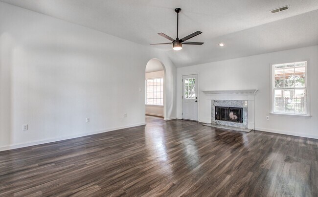 Photo - 5624 Annandale Dr