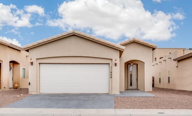 Building Photo - East El Paso 3bed/2bath Refrig A/C in Gated Community with Pool Access!