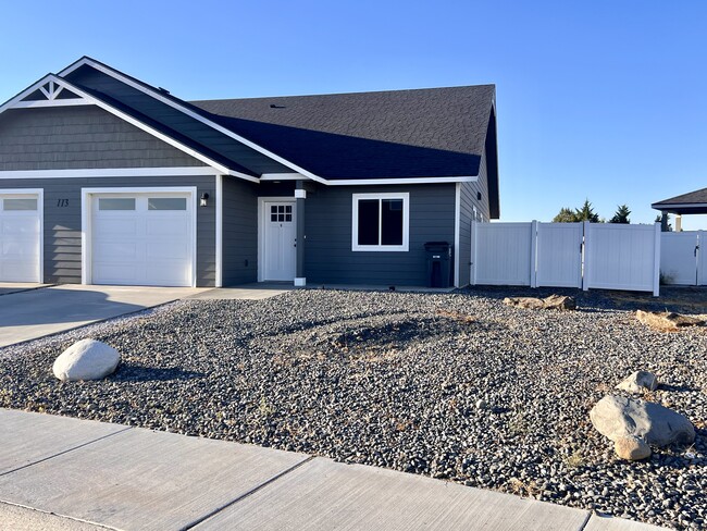 Building Photo - 113 Grant Dr