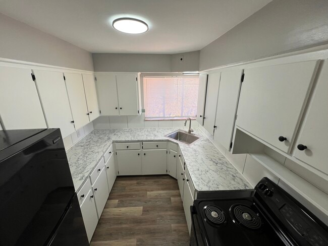 FM 2020 - 11, kitchen 4