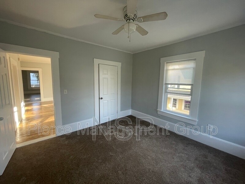 Photo - 521 Massabesic St Unidad 2W Rental