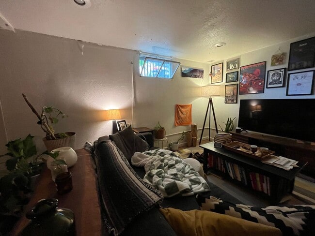 Photo - 1041 W Vine Dr Unit B