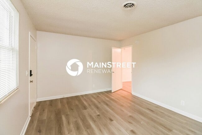 Photo - 3 Bedroom Pet-Friendly Home in ANTIOCH, TN with Main Street Renewal