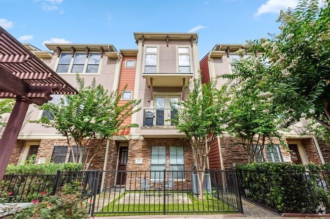Building Photo - 1049 W 22nd St Unit D Rental
