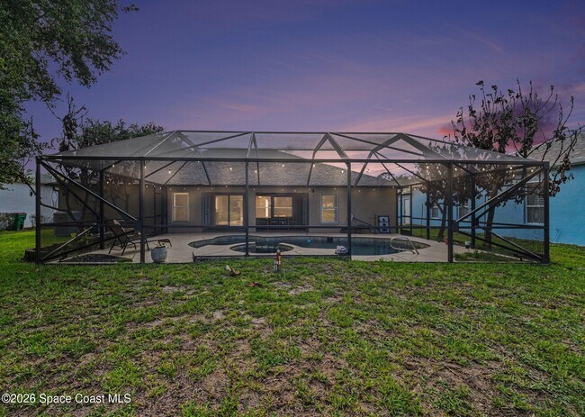 Photo - 722 Falls Creek Dr