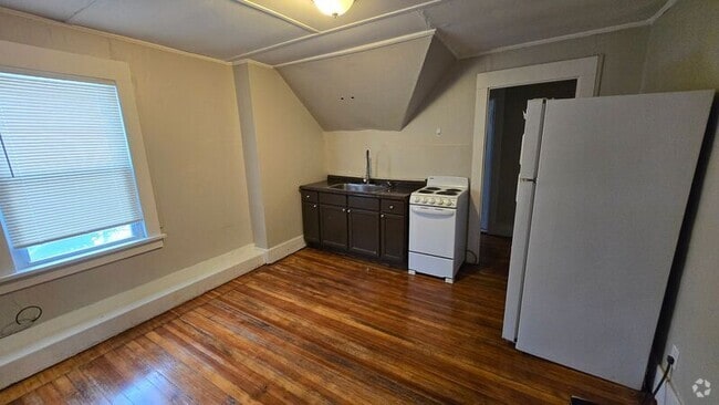 Building Photo - 345 Melville St Unit #4 Rental