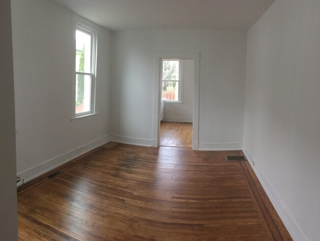 Photo - 2904 Chesley Ave
