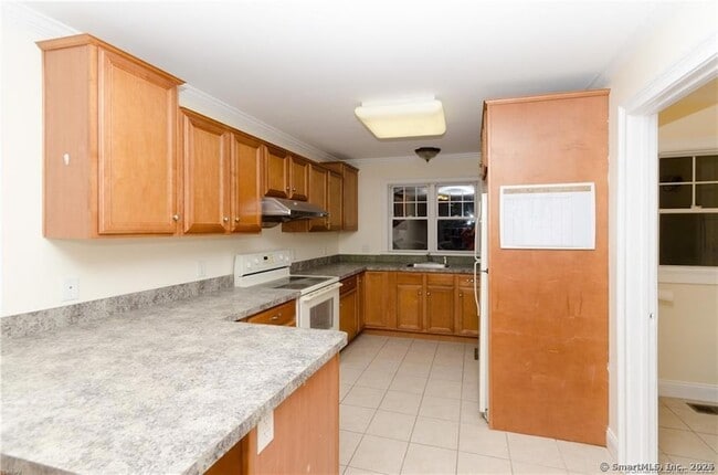 Photo - 527 W Thames St