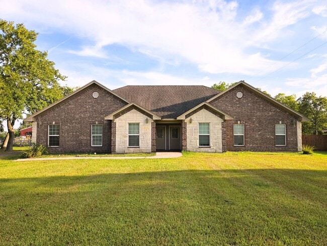 Building Photo - 928 Runneburg Rd