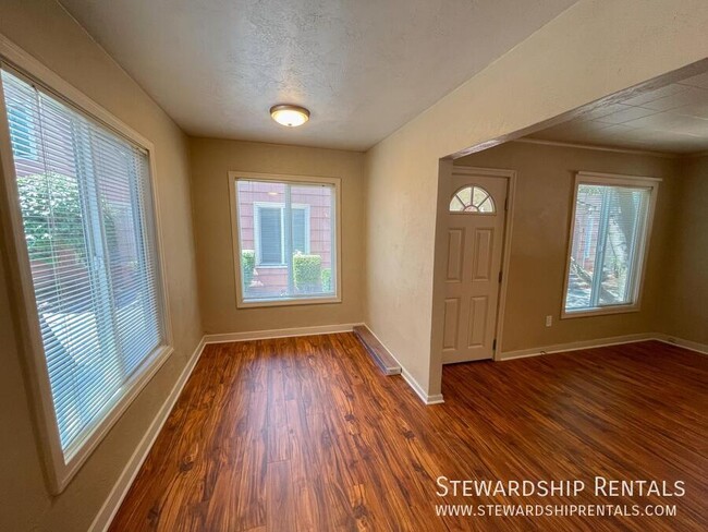 Photo - 1376 W 6th Ave Unit H