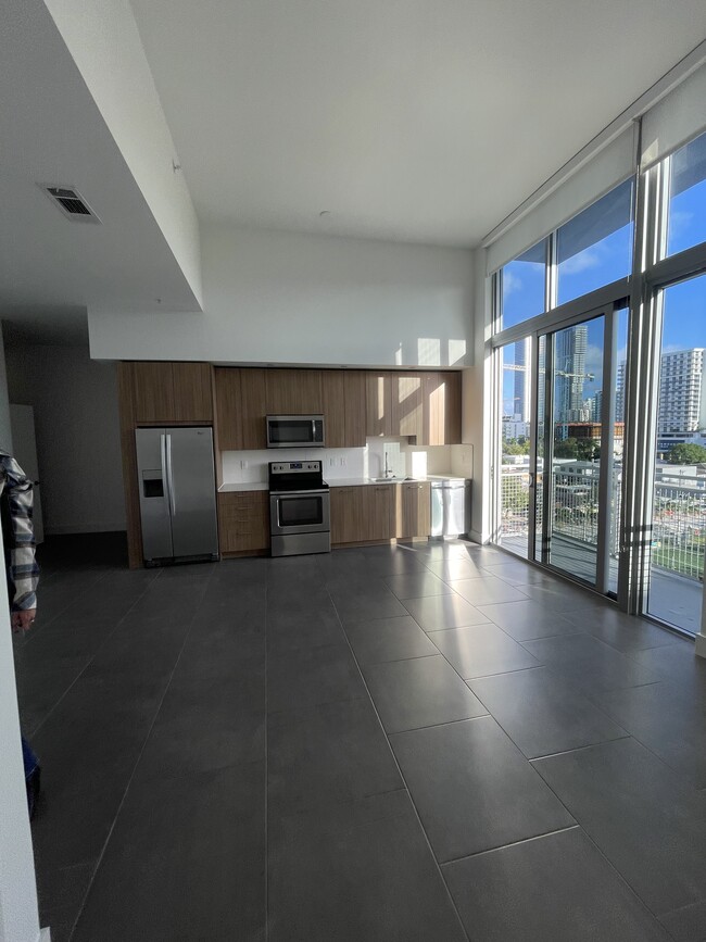 Building Photo - 337 NE 34th St Unit A3C Rental