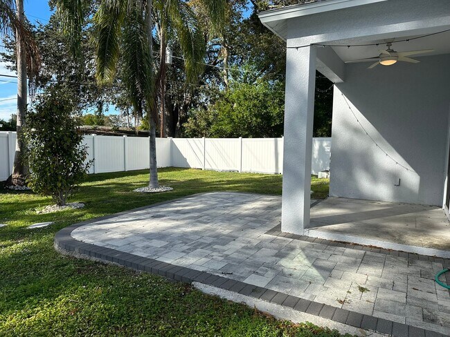 Photo - Newer Single Family Home 3-2-2 Seminole