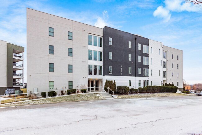 Photo - 5339 Highpointe Lakes Dr Unit 403