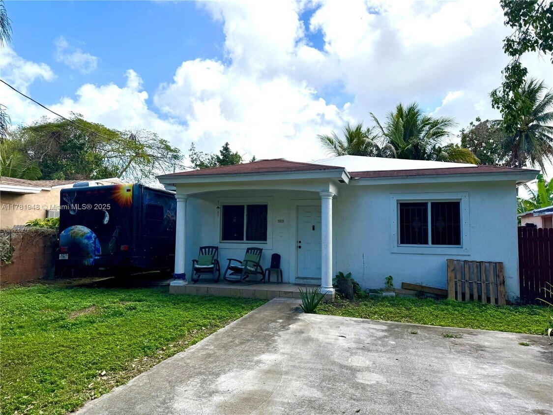 Photo - 320 NW 81st St (Miami, FL)