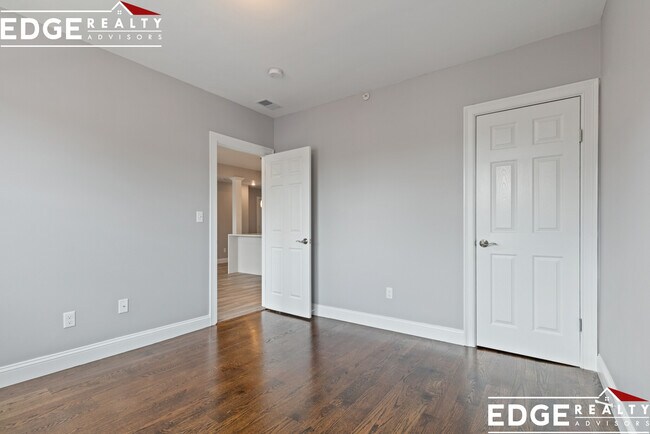 Photo - 136 Sutherland Rd Unit 3