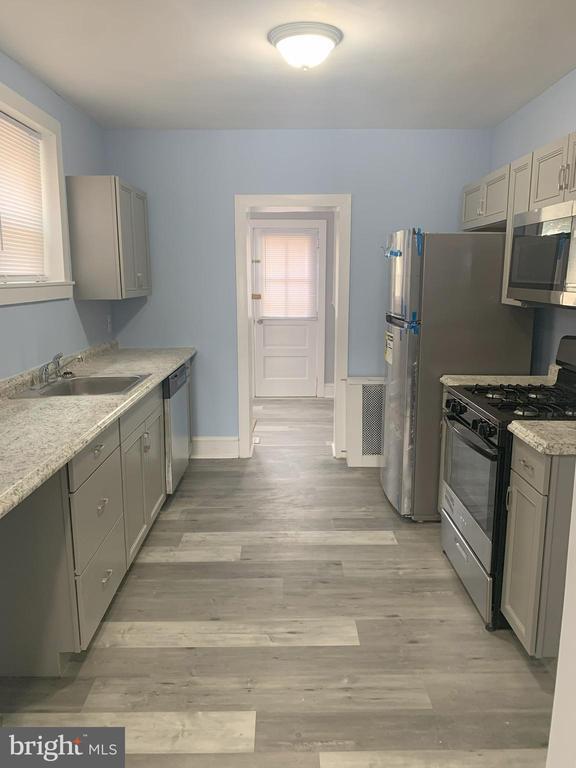 Photo - 2982 E Thompson St