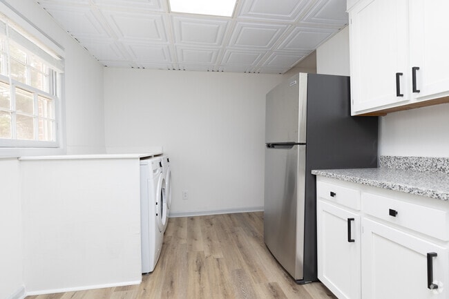2BR, 1.5BA - 800SF - Kitchen