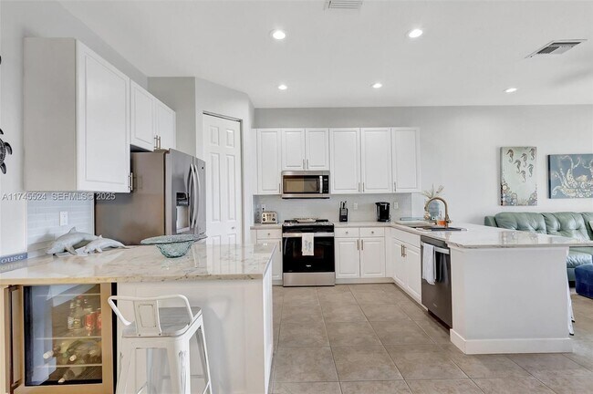 Photo - 1604 Mariner Bay Blvd