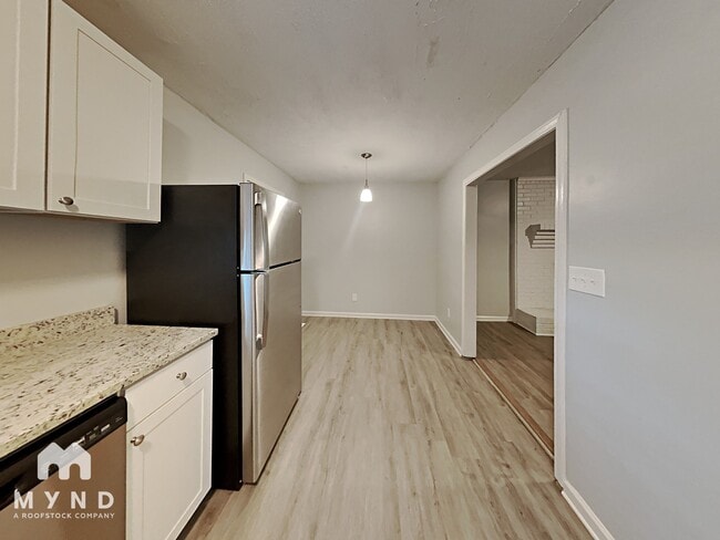 Photo - 82 Brenda Ln