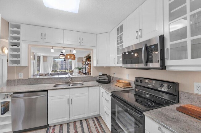 Photo - 9330 Lagoon Pl Unit 209